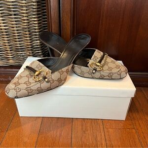 Gucci Brown and Black Mules • GUC